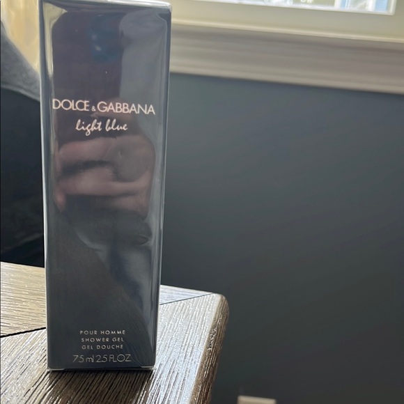 Dolce & Gabbana Light Blue Shower Gel - Picture 1 of 3